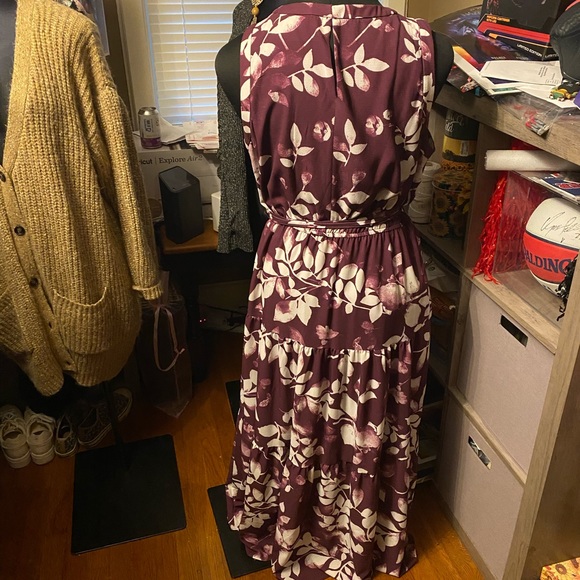 Purple and white maxi dress, size 18. - Picture 5 of 9